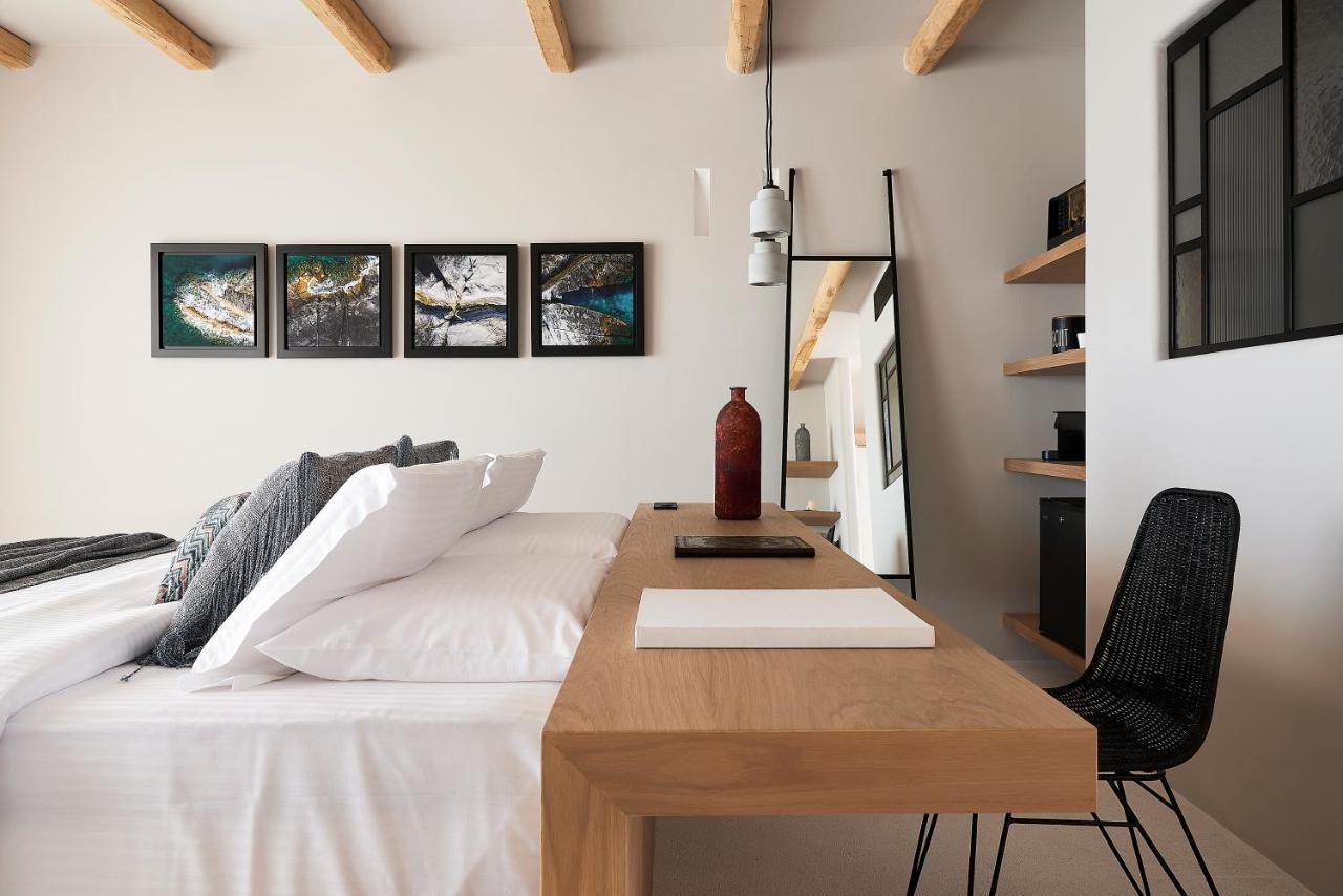 Cave Suites Milos 아다마스 외부 사진